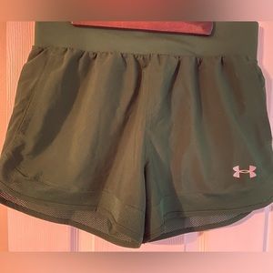 Women's Under Armour shorts - Sz Sm